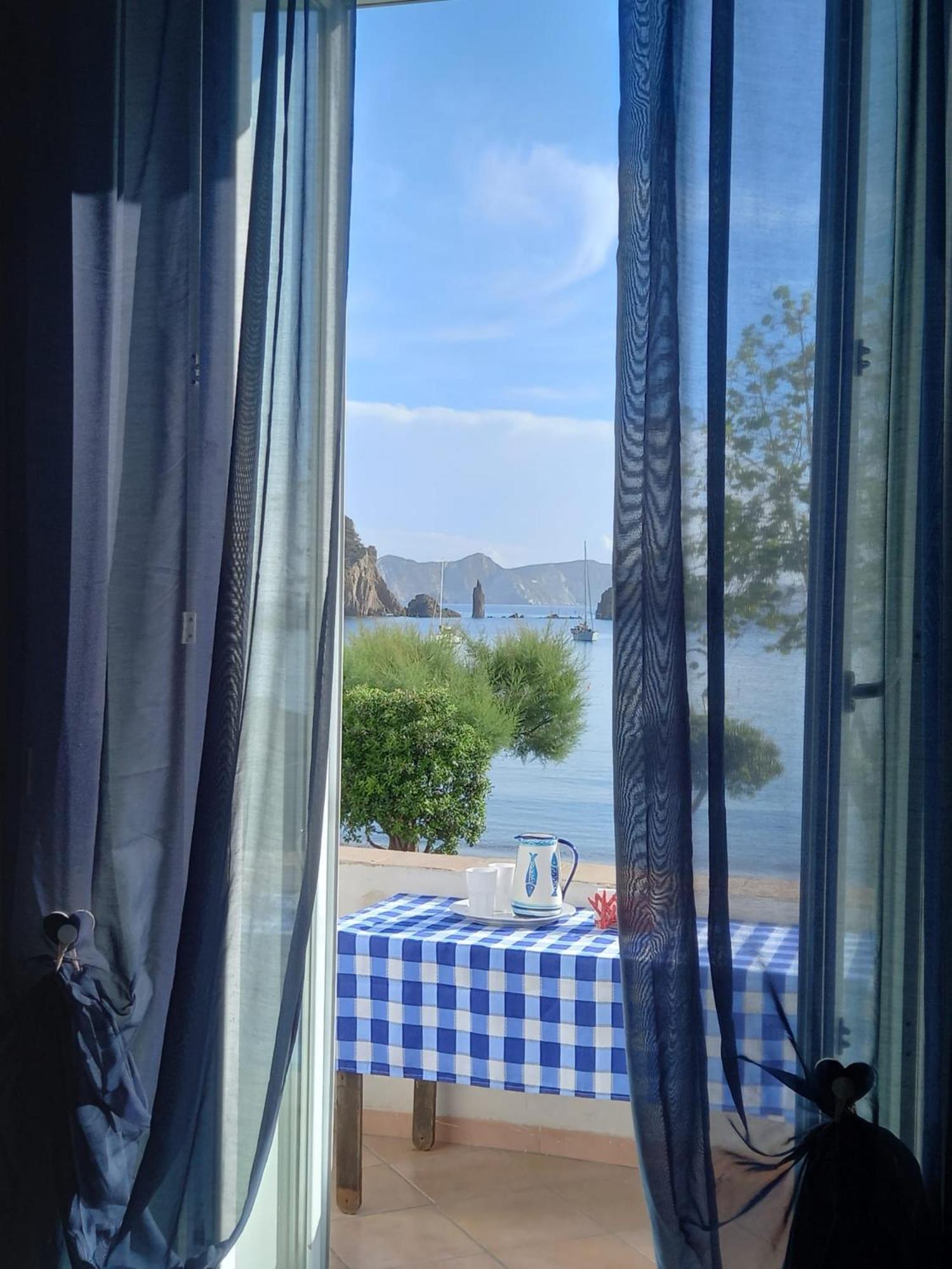 La Casa Sugli Archi Hotel ปอนซา ภายนอก รูปภาพ